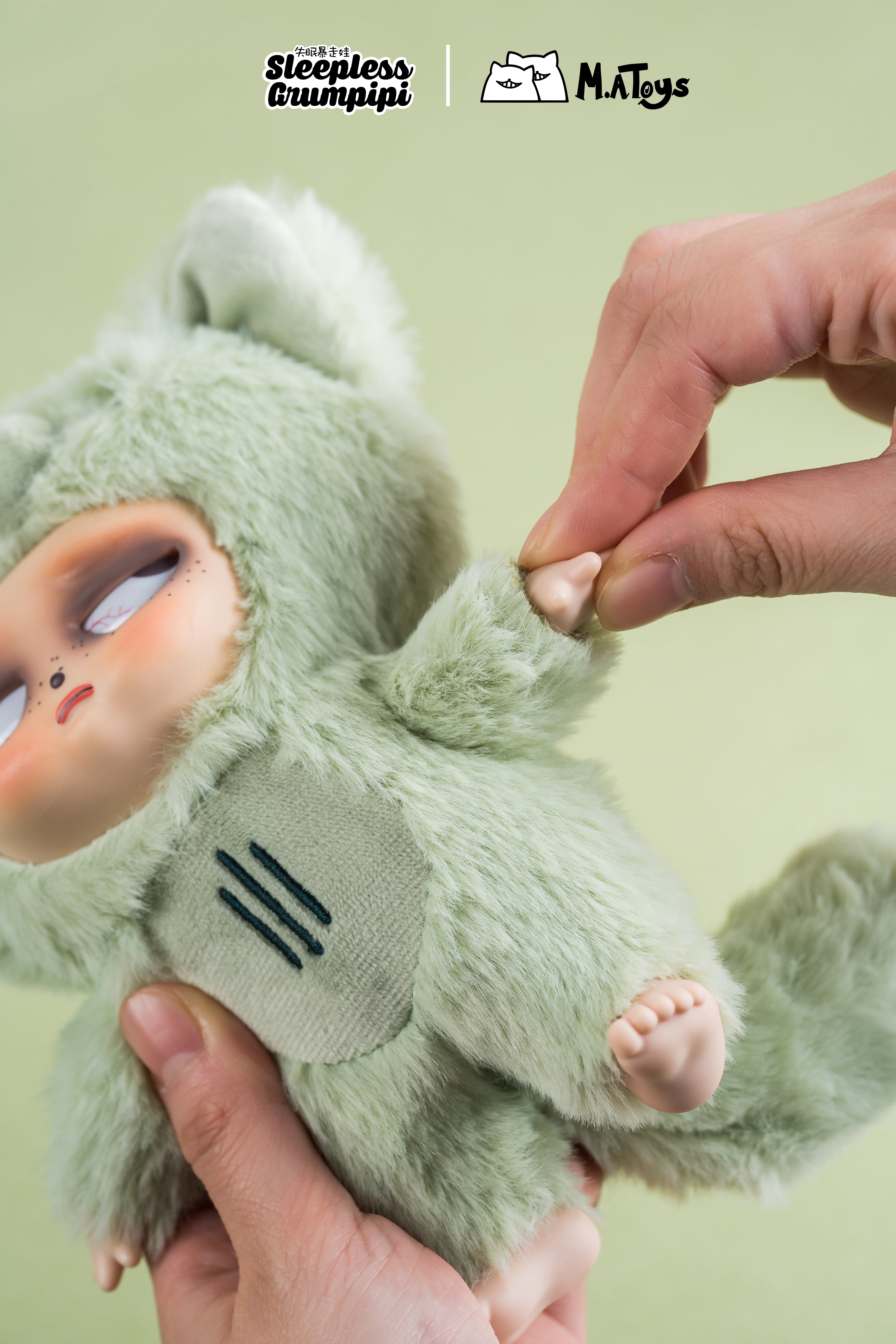 Peluche con faccia in vinile di Grumpipi Sleepless