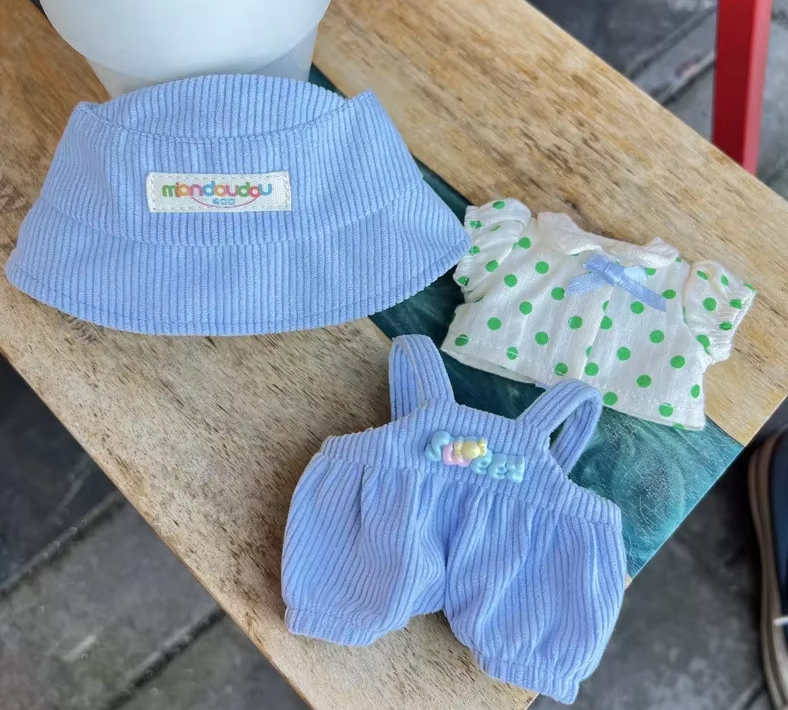 Labubu Outfit Series 24: Cozy Friends Edition - Blau - Dekoration